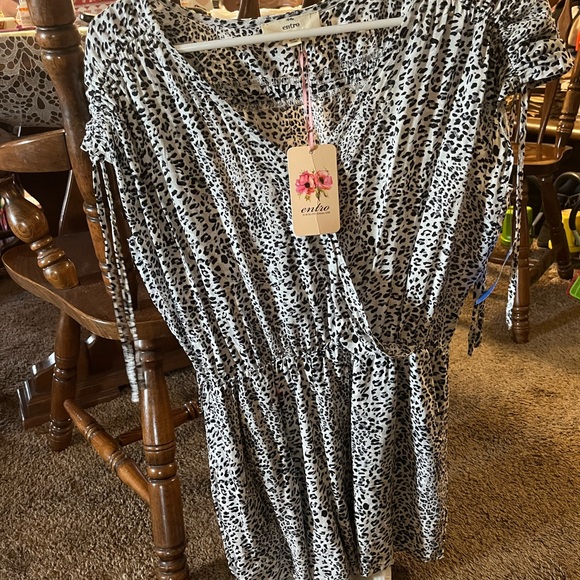 Romper - Picture 1 of 3